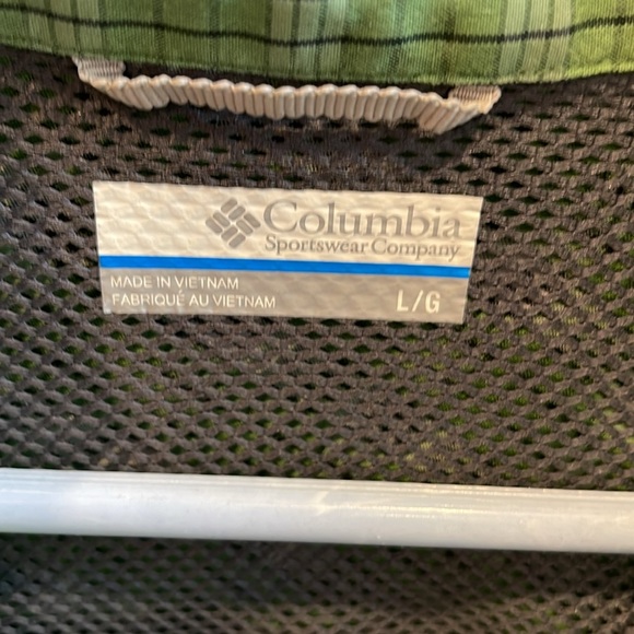 Columbia Button- up - Picture 3 of 8